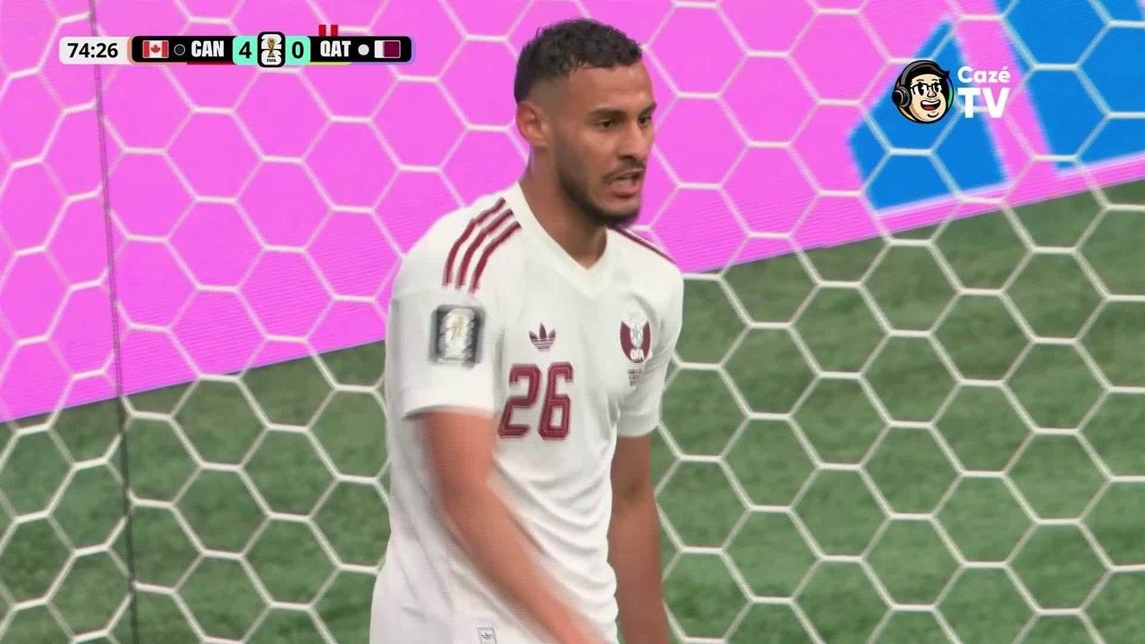 Jogadores de Suíça e Canadá comemorando gol