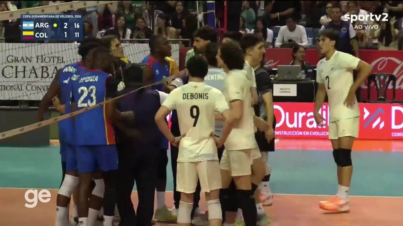 Confronto entre Argentina e Colômbia na semifinal de vôlei