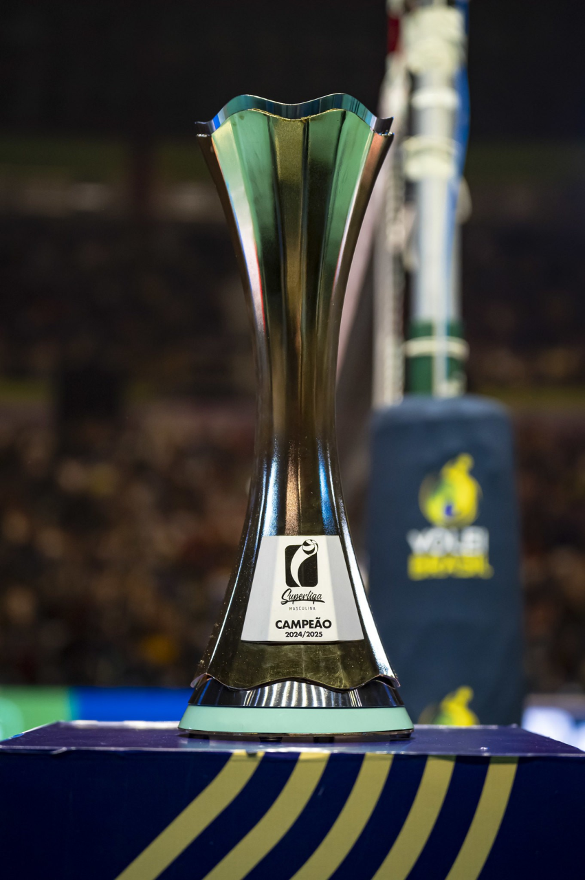 Jogadores comemoram classificação para as semifinais da Superliga