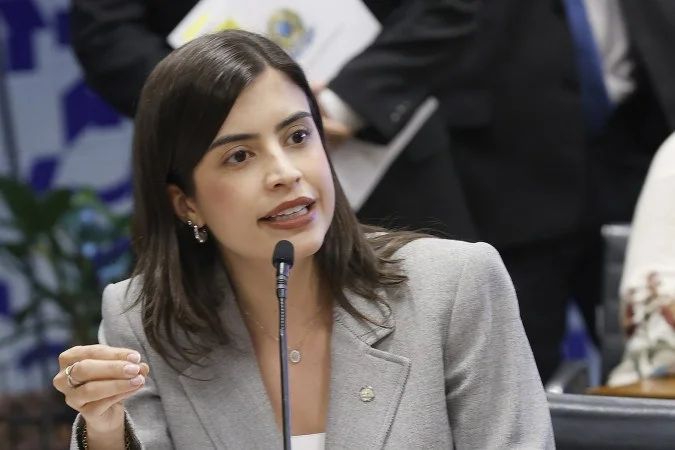 Tabata Amaral durante sessão na Câmara dos Deputados
