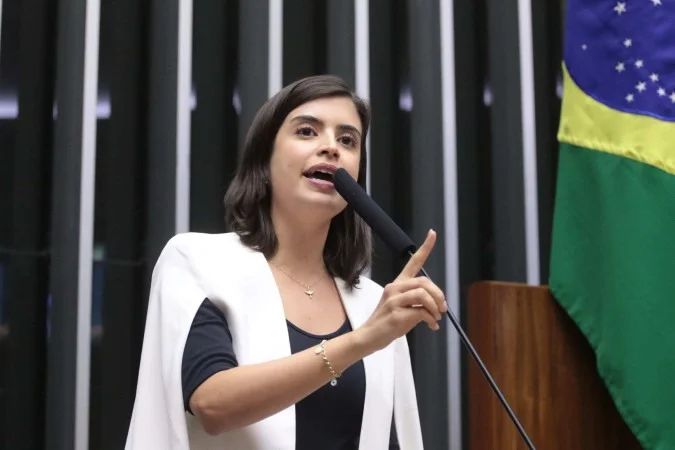 Deputada Tabata Amaral em entrevista