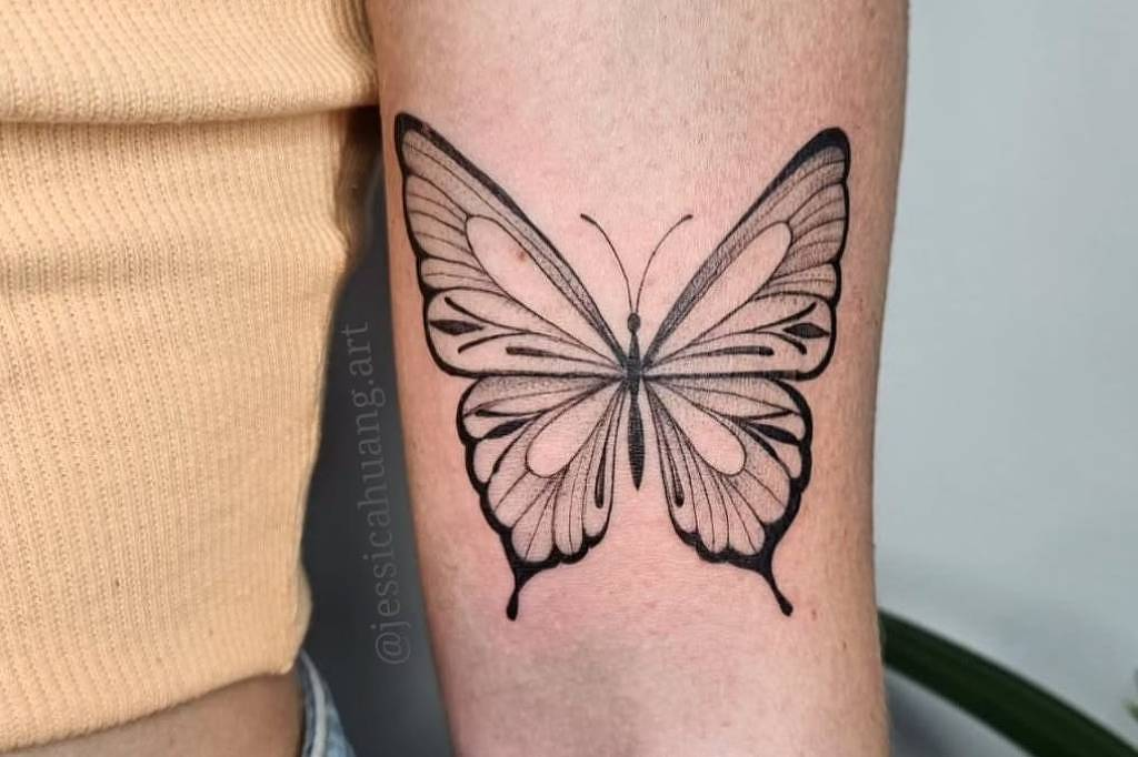 tatuagem de borboleta no pulso