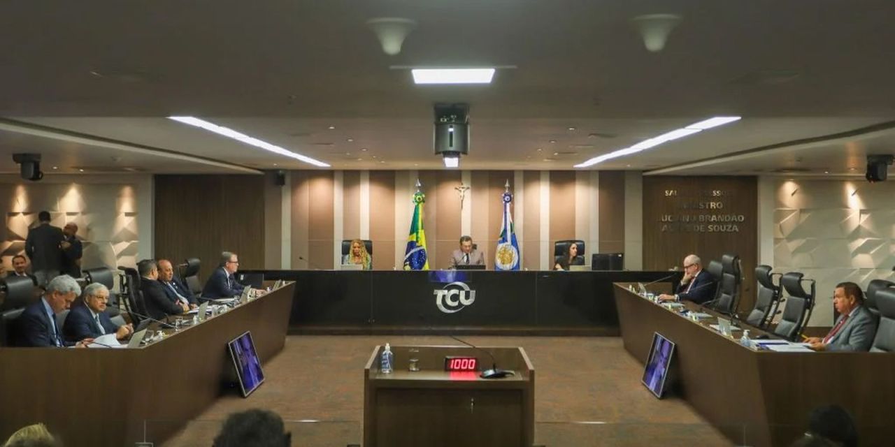 Plenário do Tribunal de Contas da União em sessão extraordinária