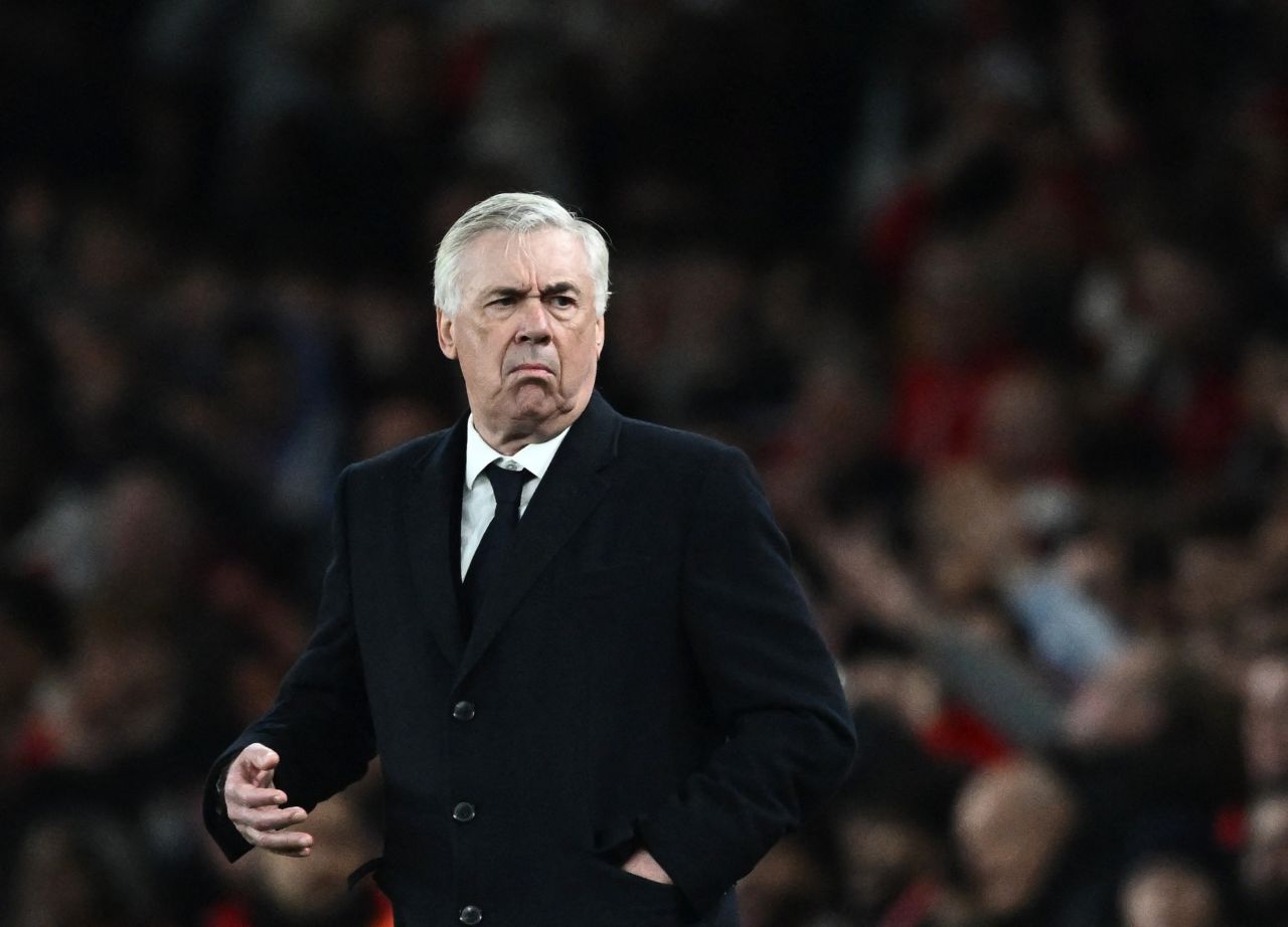 Carlo Ancelotti em ação pelo Real Madrid
