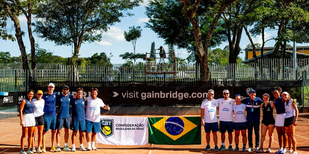 Equipe brasileira de tênis da Billie Jean King Cup em quadra