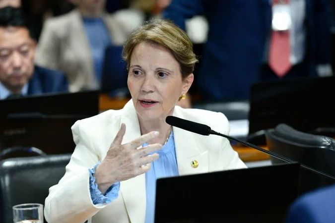 Tereza Cristina e Flávio Bolsonaro em evento político