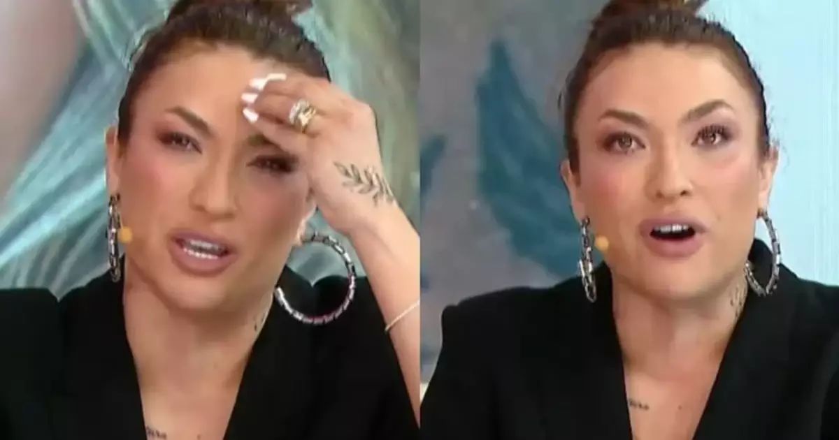 Thayse Teixeira no estúdio do Fofocalizando