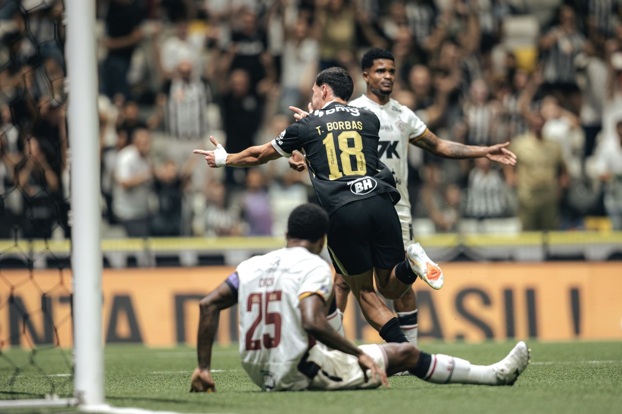 Thiago Borbas comemorando gol pelo Atlético-MG