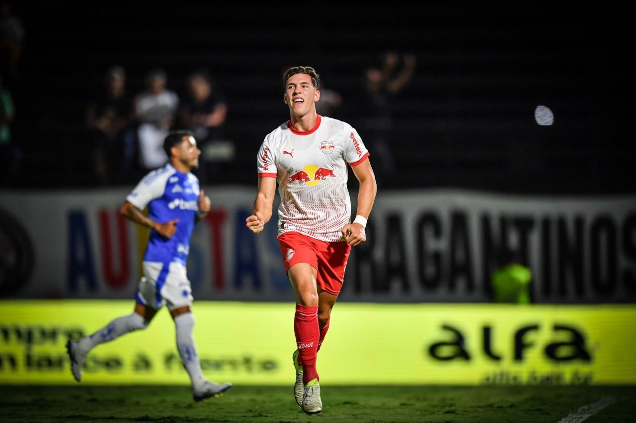 Thiago Borbas em ação pelo Bragantino