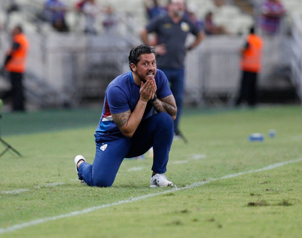 Thiago Carpini durante partida do Fortaleza