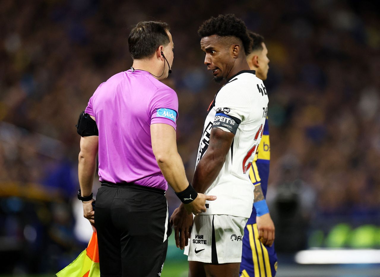 Thiago Mendes após partida na Bombonera