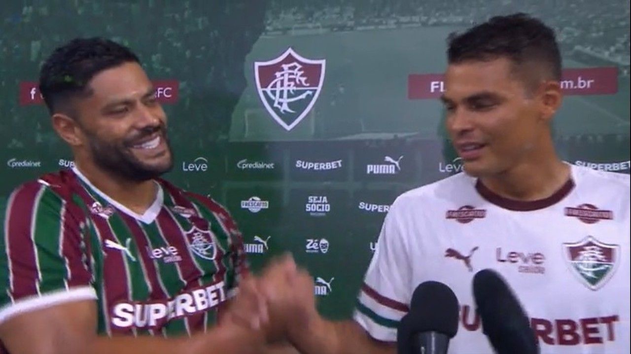Thiago Silva e Hulk comemoram pelo Fluminense