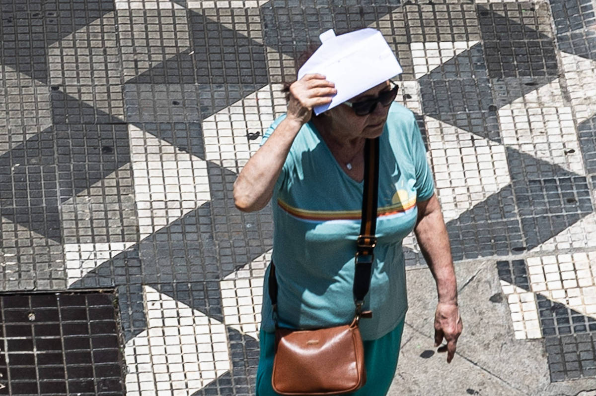 Céu ensolarado sobre a cidade de São Paulo