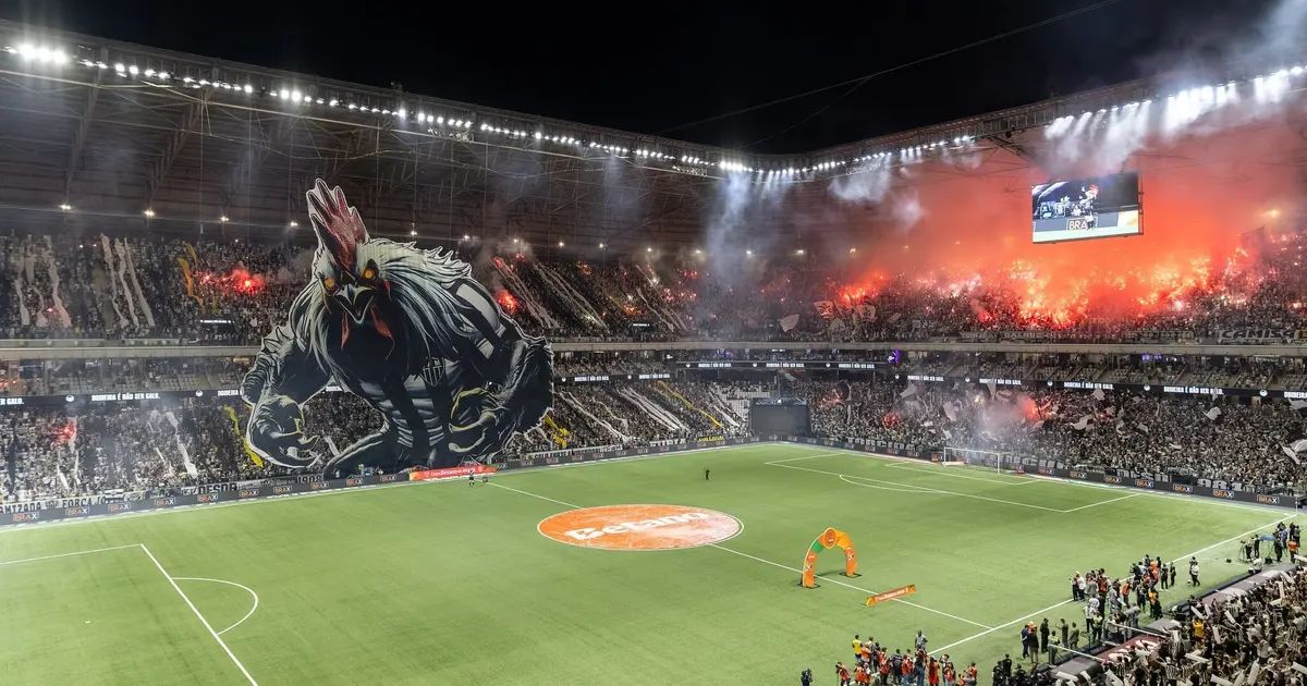Jogadores do Atlético reunidos na Arena MRV