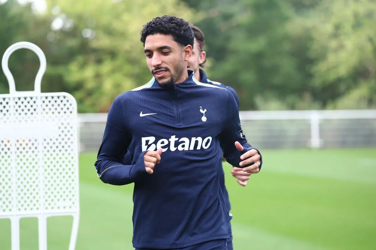 Omar Marmoush em treino do Tottenham