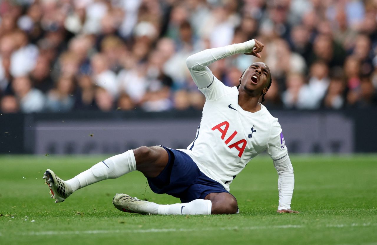 Jogadores do Tottenham após derrota para o Newcastle