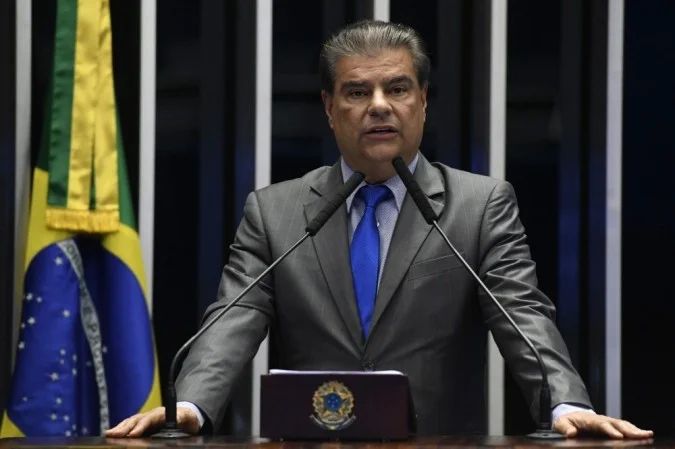Senador Nelsinho Trad durante reunião da Comissão de Relações Exteriores