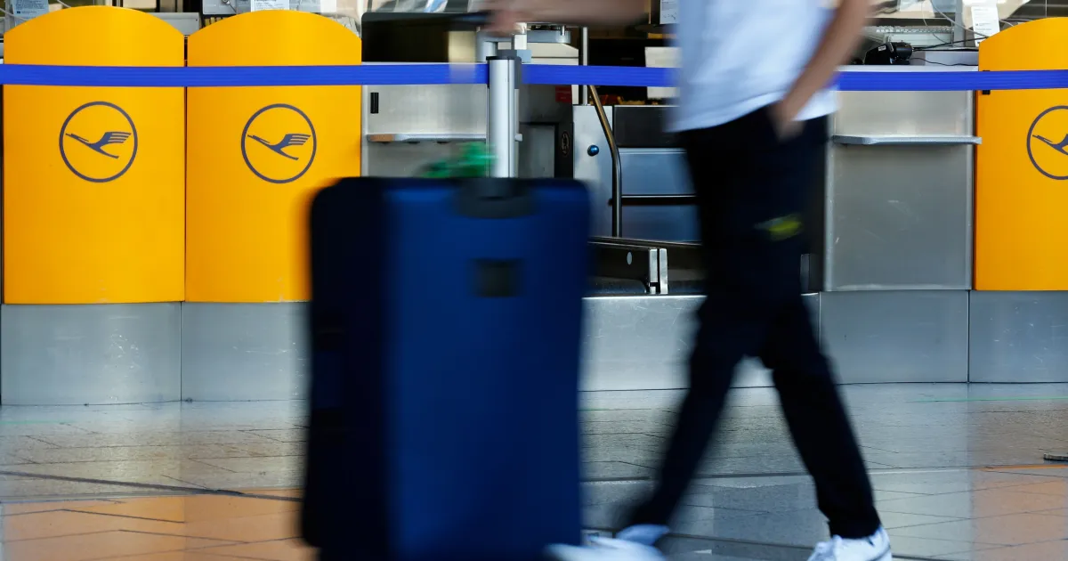 Movimentação de passageiros em aeroporto