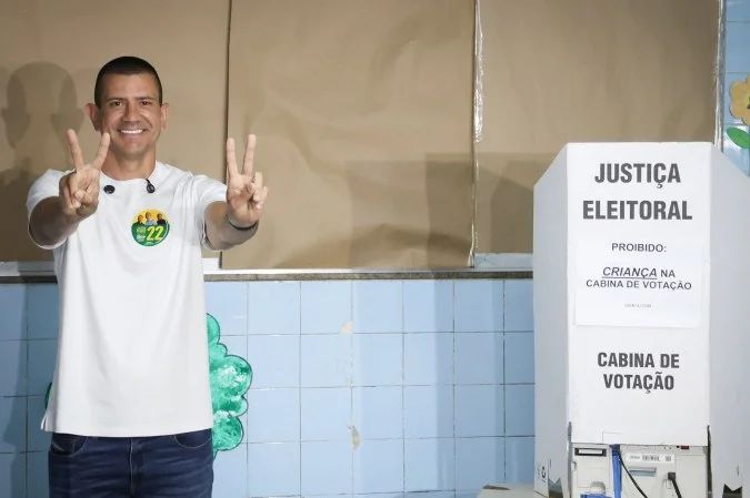 Plenário do TRE-RJ durante sessão de retotalização