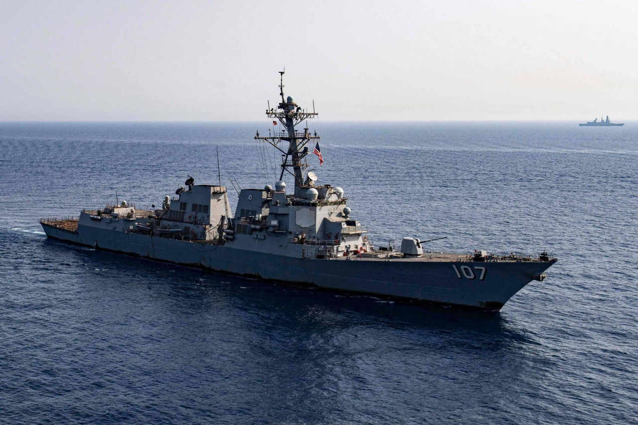 Navios parados no estreito de Hormuz