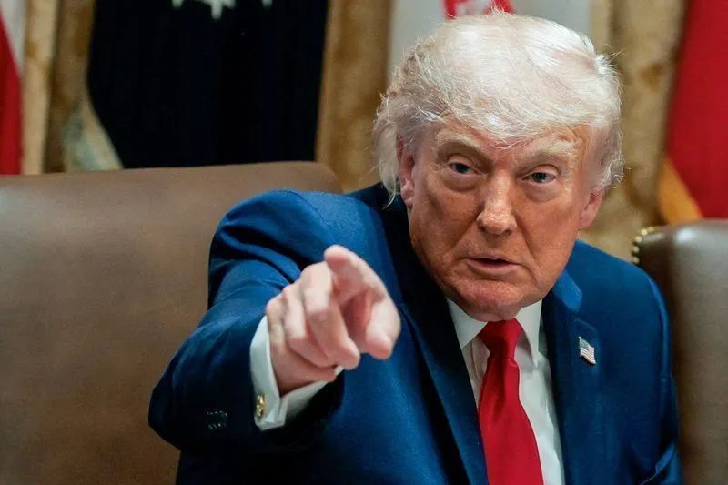 Trump assina decreto sobre tarifas de alumínio