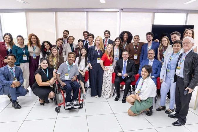 Criadores de conteúdo na sede do TSE em Brasília