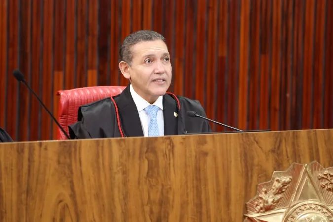 Plenário do TSE durante julgamento sobre vídeo com inteligência artificial