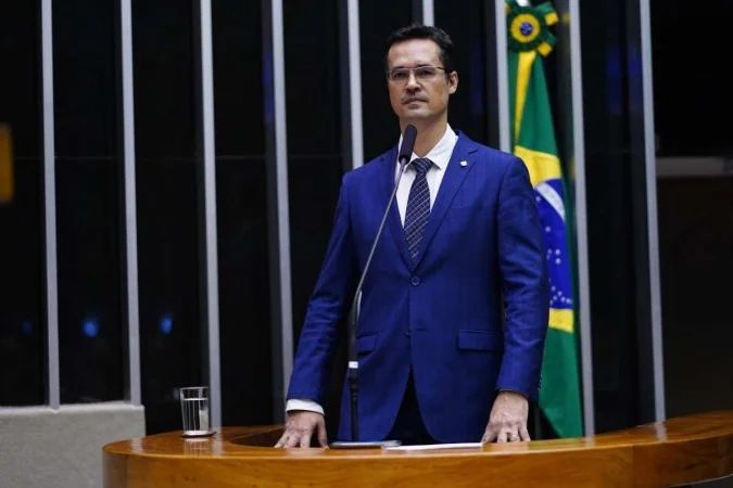Ministro Floriano de Azevedo Marques no plenário do TSE