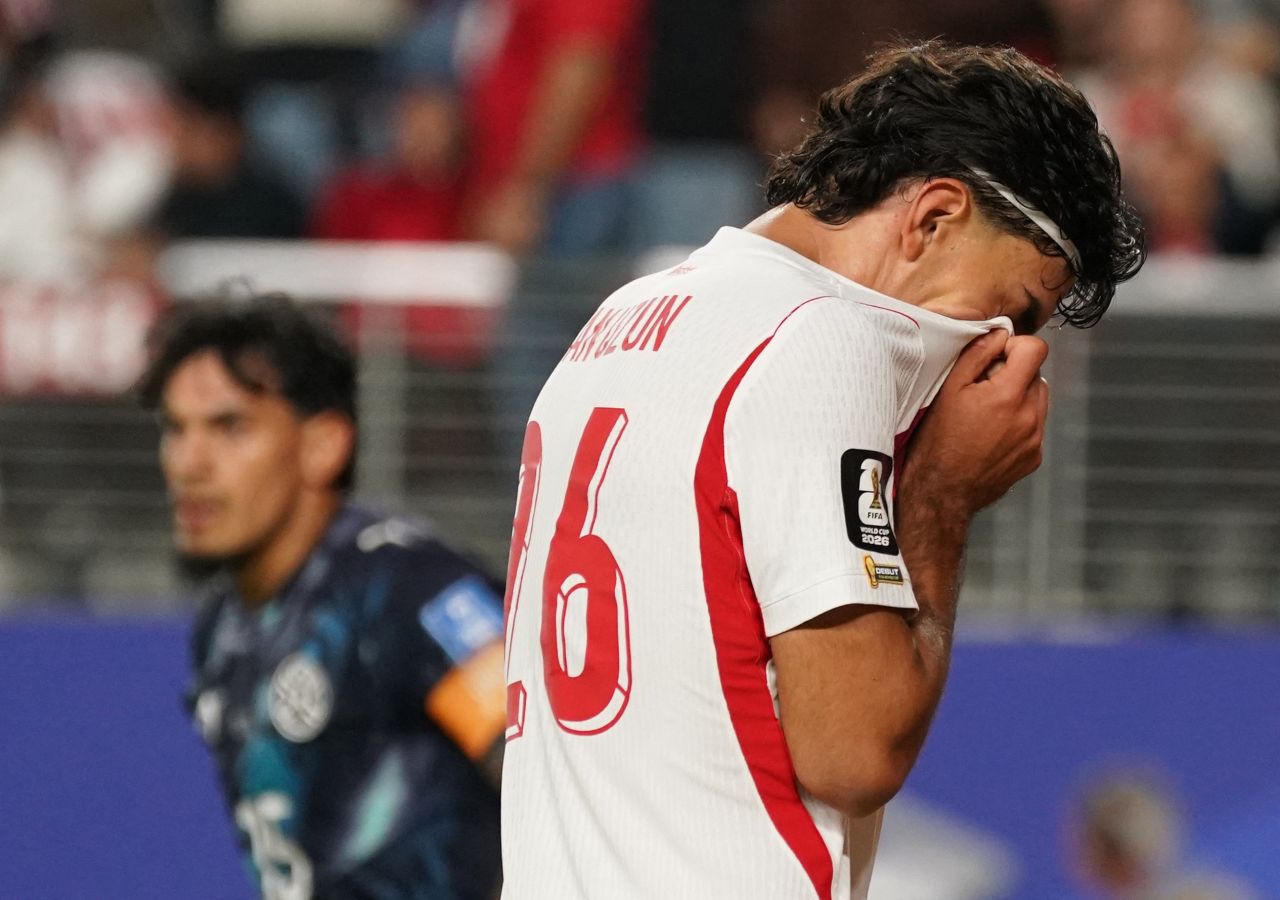 Jogadores da seleção da Turquia lamentam oportunidade perdida em campo