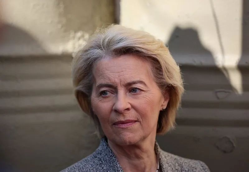 Ursula von der Leyen em fiorde da Groenlândia