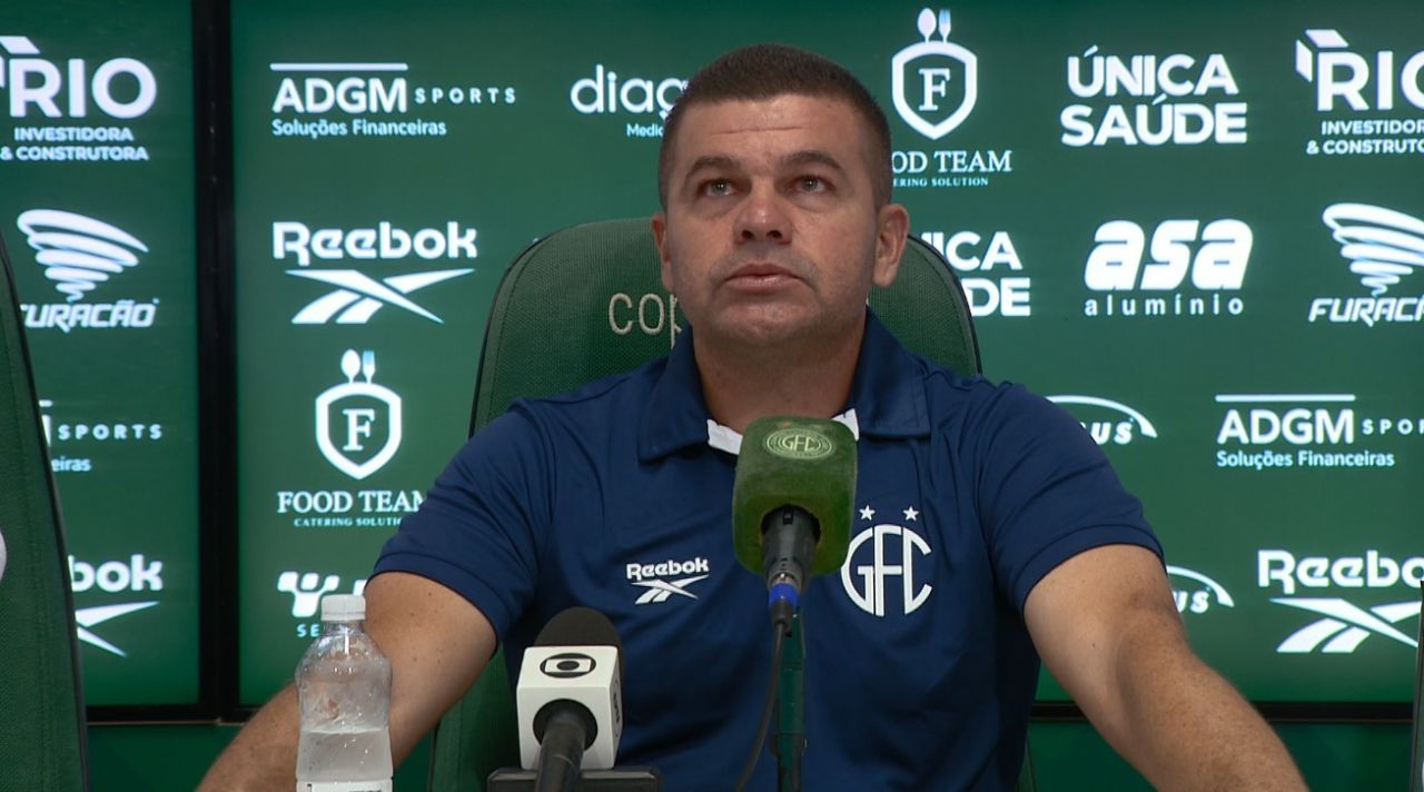 Umberto Louzer emocionado na apresentação do Guarani