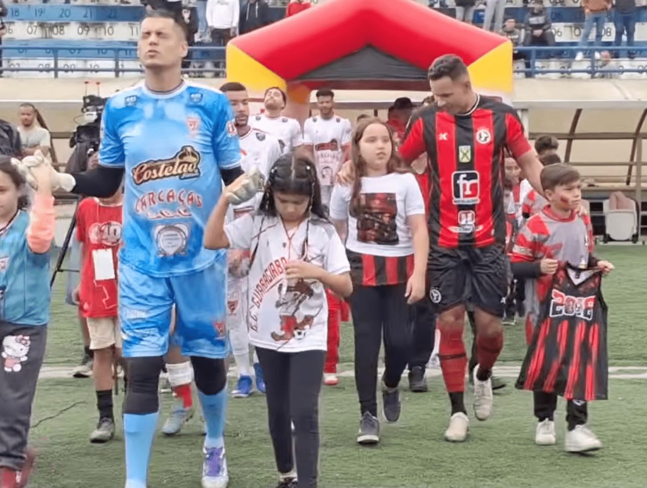 Jogadores do União Sacadura Cabral comemorando o título da Especial de Santo André