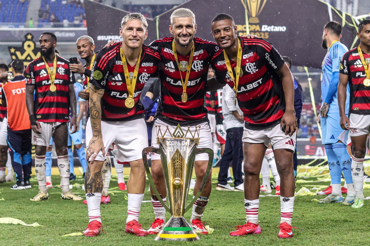 Jogadores uruguaios que atuam no Brasil convocados por Bielsa