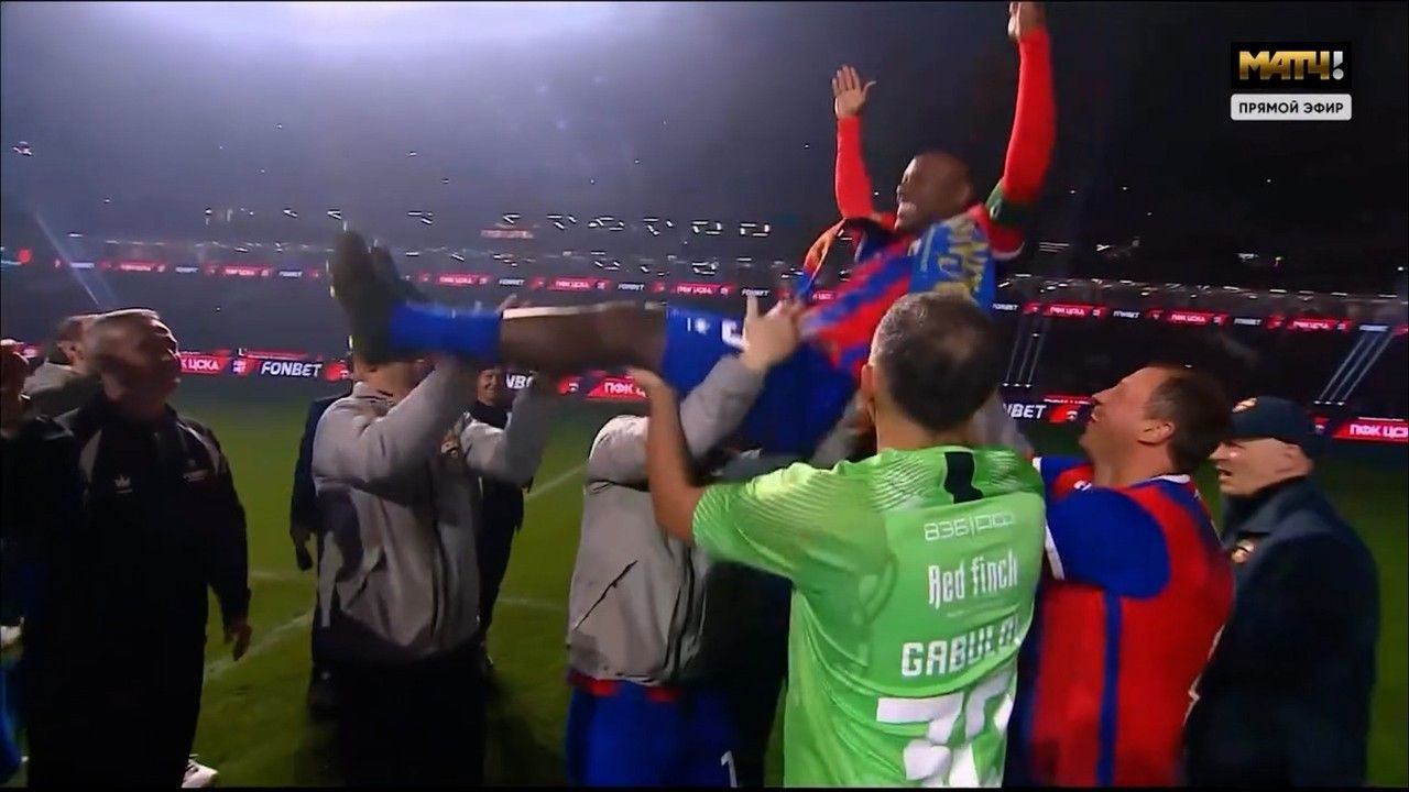 Vágner Love durante jogo de despedida no VEB Arena