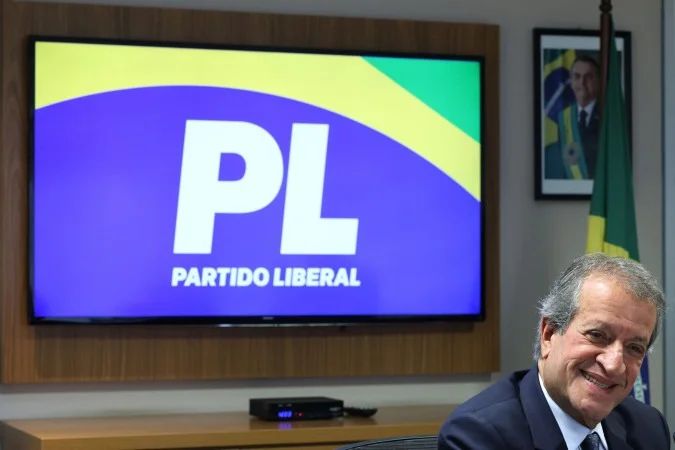 Valdemar Costa Neto em evento do PL
