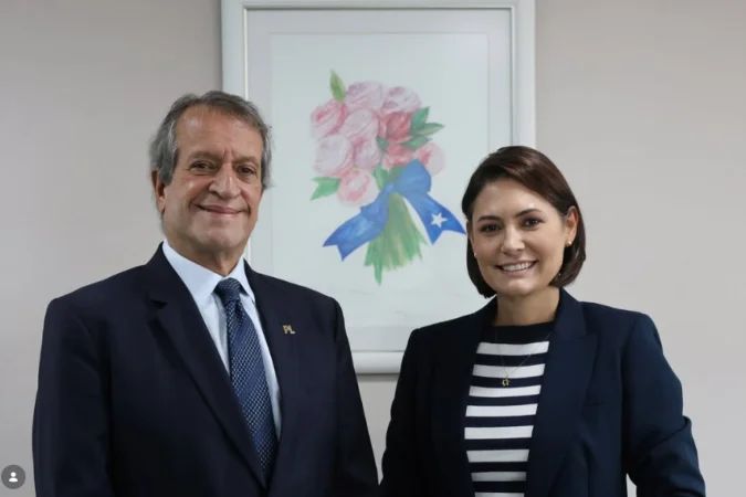 Valdemar da Costa Neto e Michelle Bolsonaro em foto divulgada no Instagram