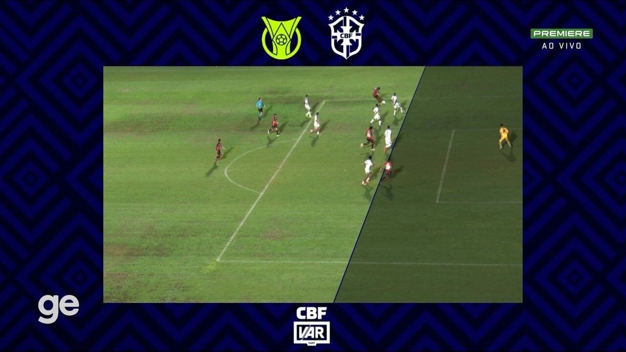 Tela do VAR durante partida do Campeonato Brasileiro