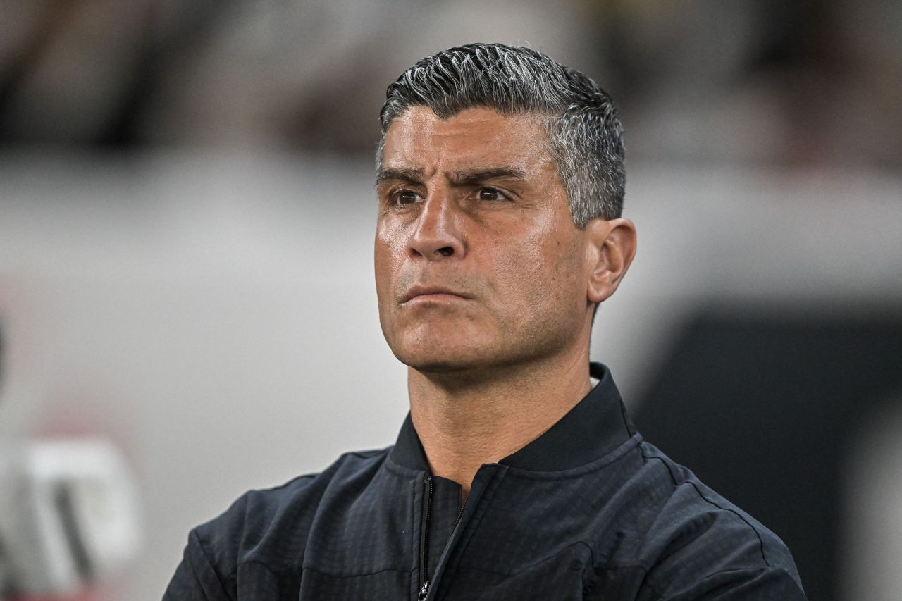 Vasco e Flamengo em ação no Nilton Santos