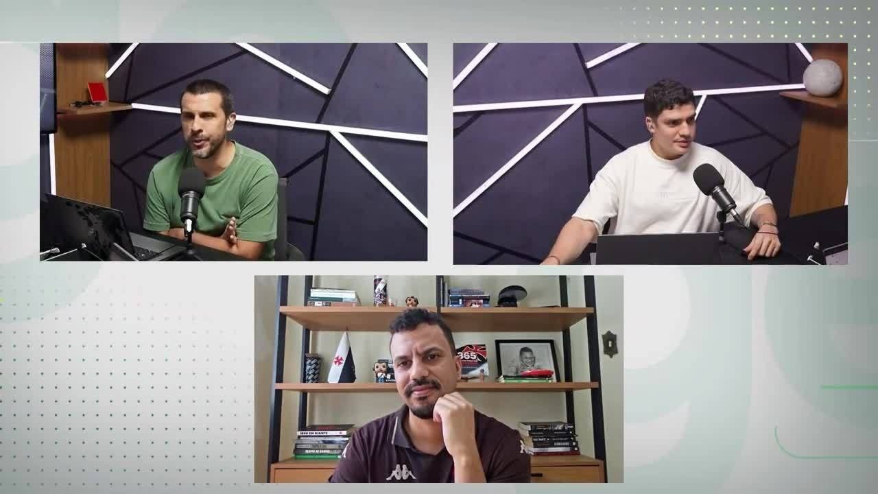 Jogadores do Vasco no gramado com o Maracanã ao fundo