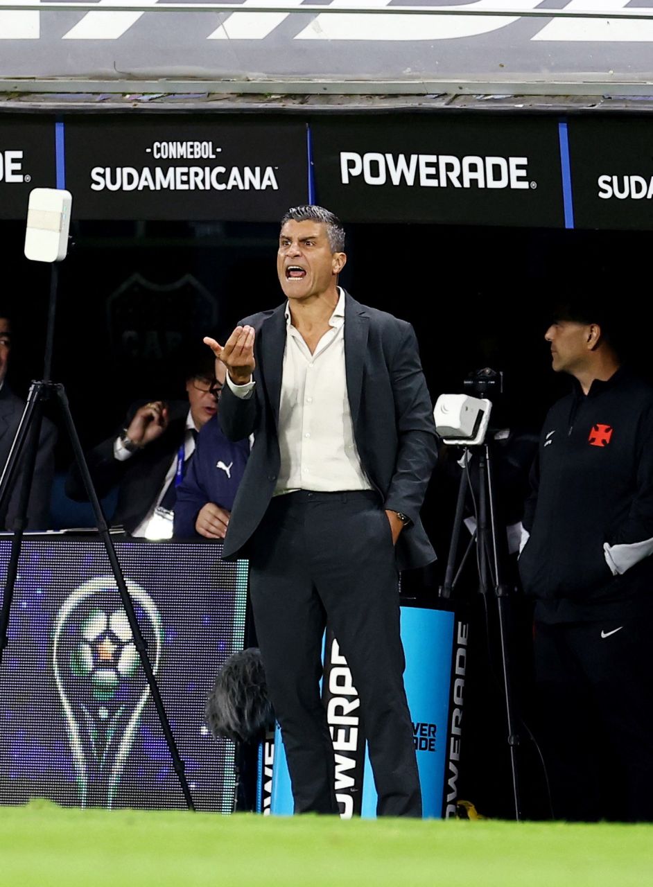Pedro Emanuel celebra vitória do Vasco na Bombonera
