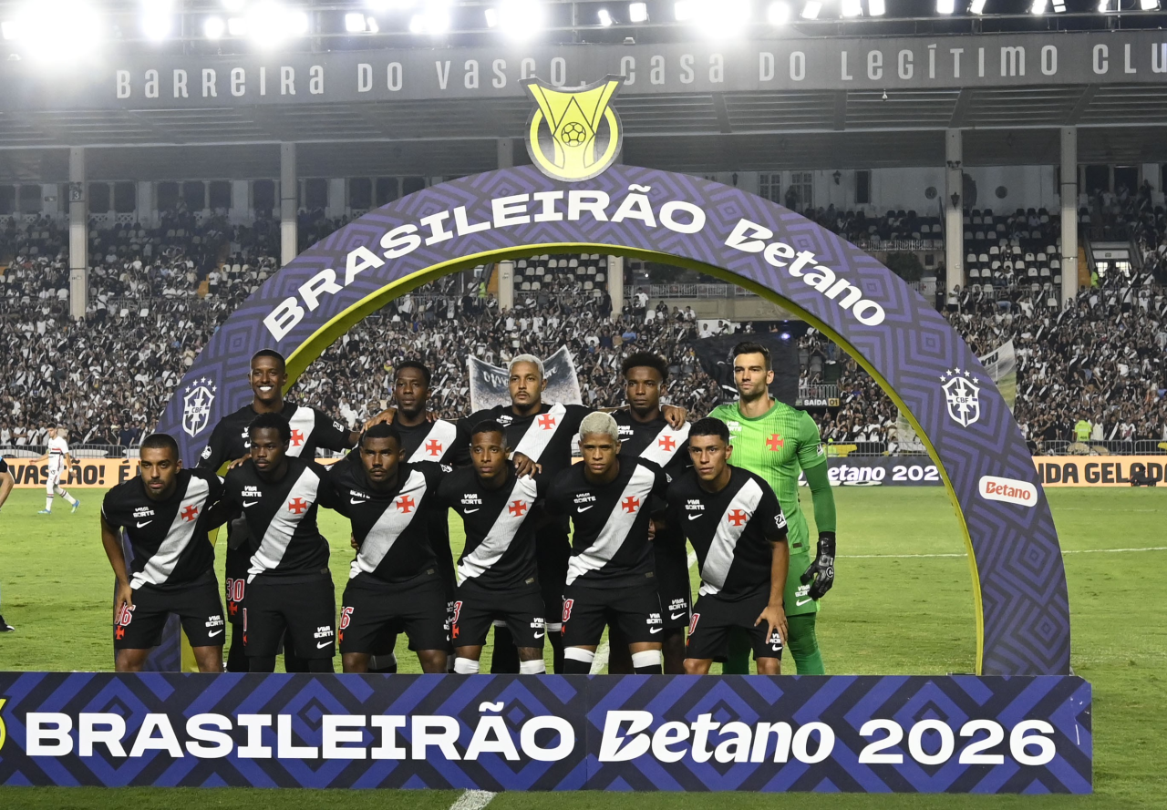 Time do Vasco posado antes do jogo contra o São Paulo