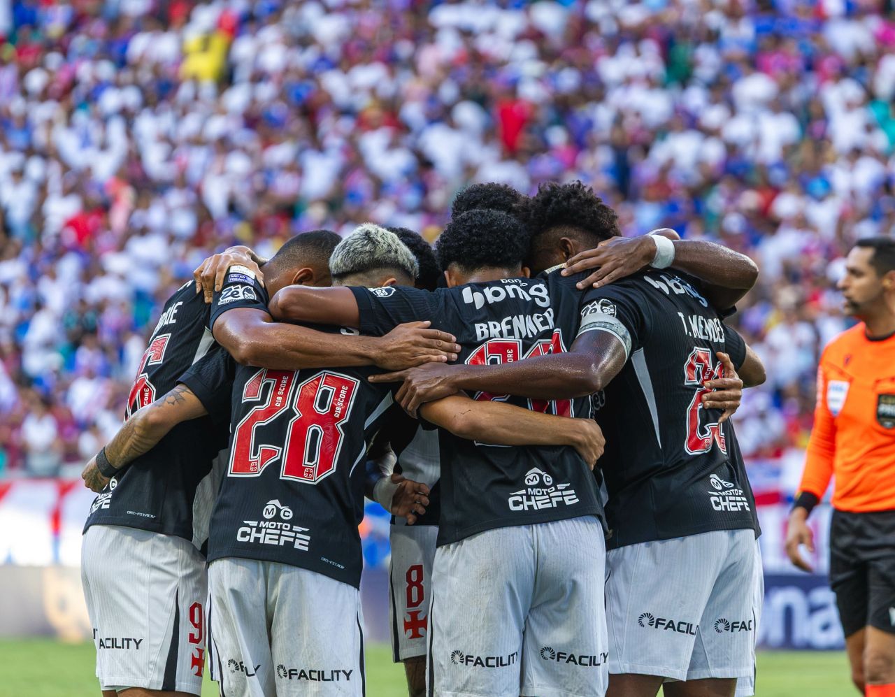 Jogadores do Vasco durante o empate em 0 a 0 com o Bahia na Fonte Nova