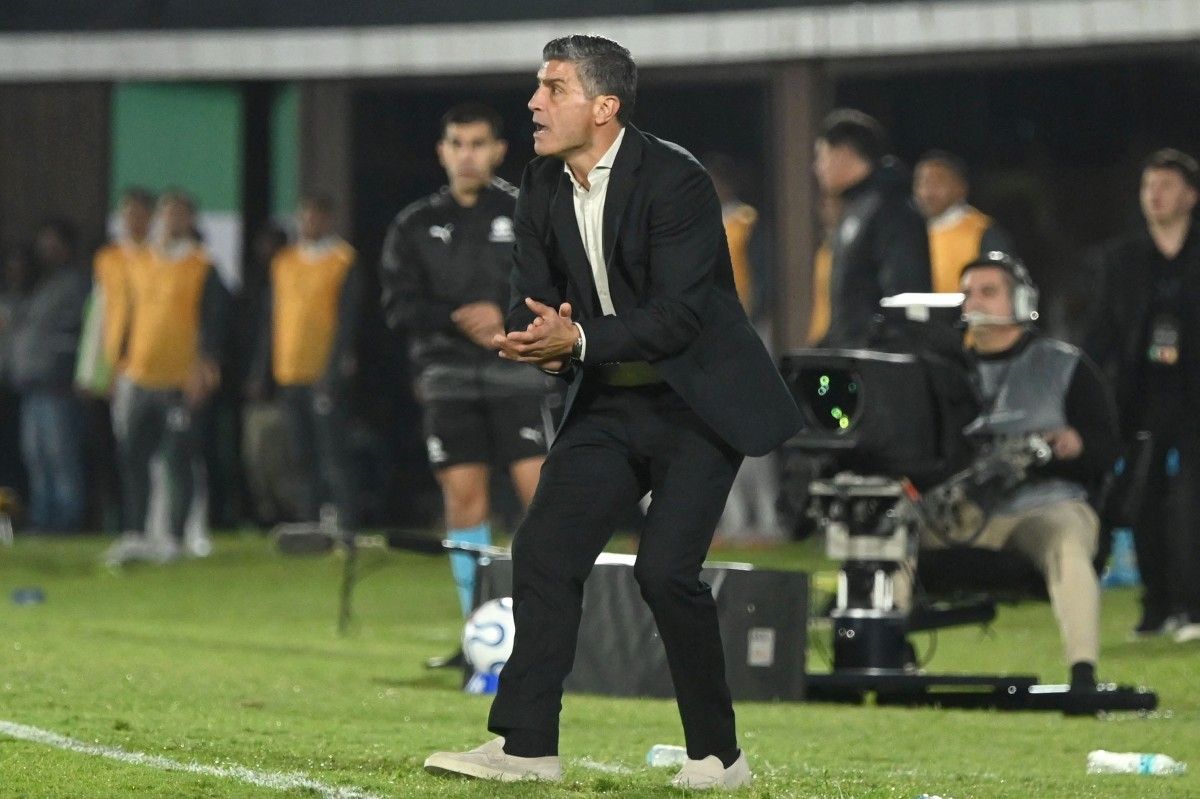 Pedro Emanuel comemora no Defensores del Chaco
