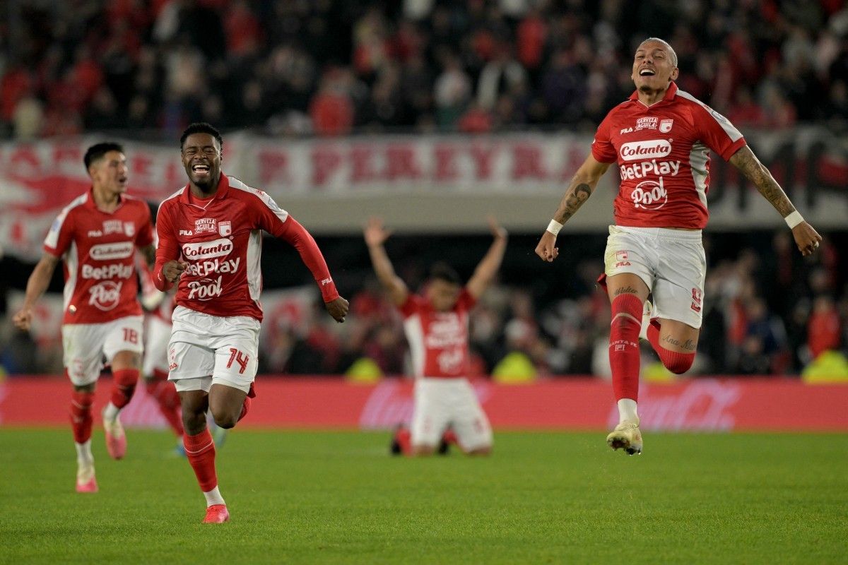 Jogadores do Santa Fe comemorando a classificação