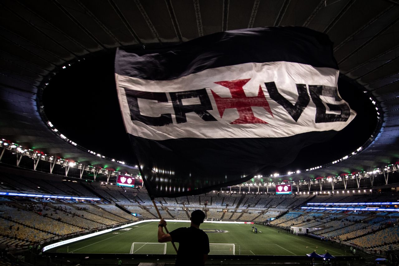Gramado do Maracanã pronto para jogo da NFL