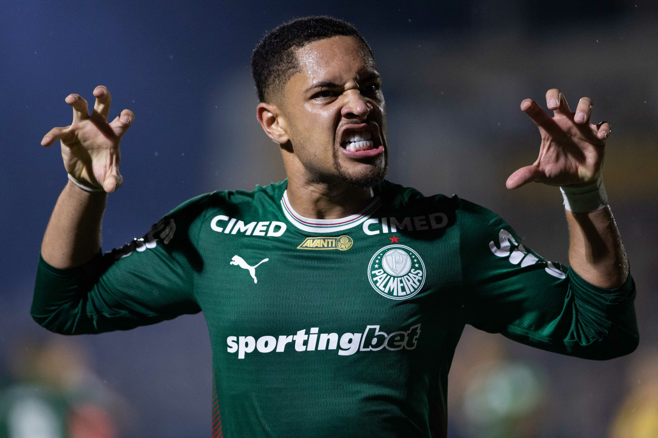 Victor Hugo em ação pelo Atlético-MG