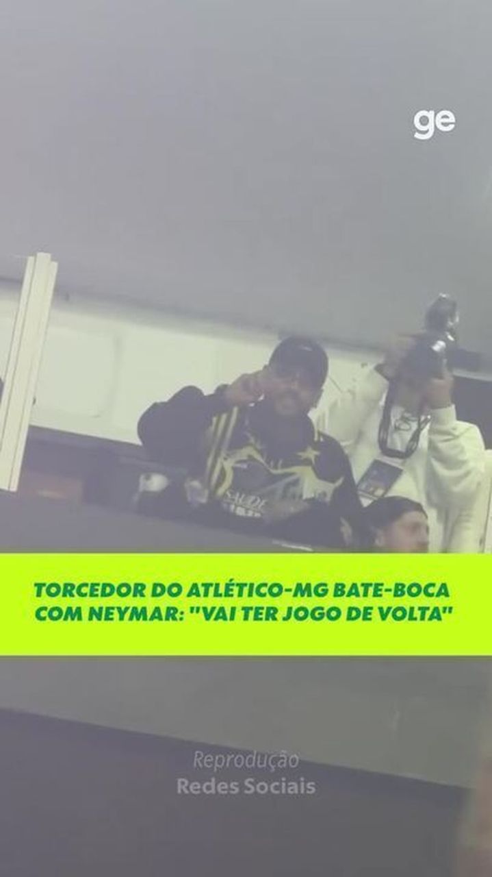 Victor Hugo entrega camisa do Atlético a Neymar