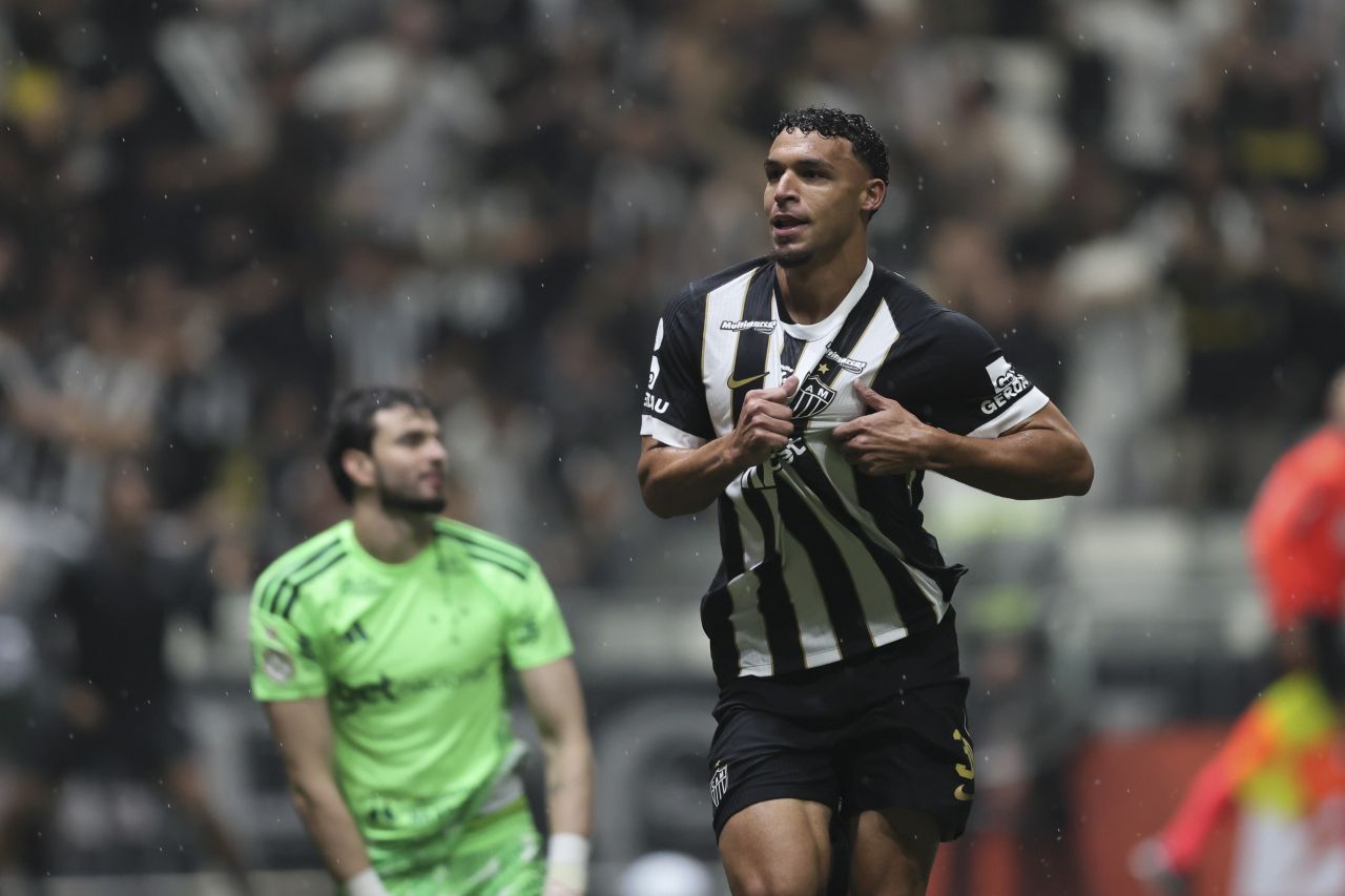 Victor Hugo em ação pelo Atlético-MG