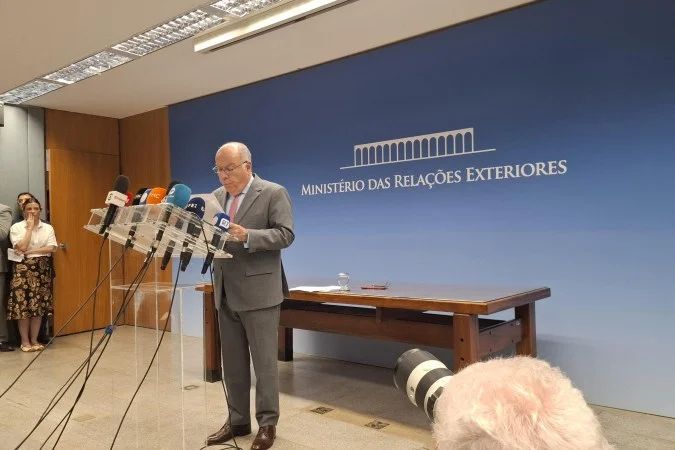 Mauro Vieira lê carta sobre tarifas dos EUA