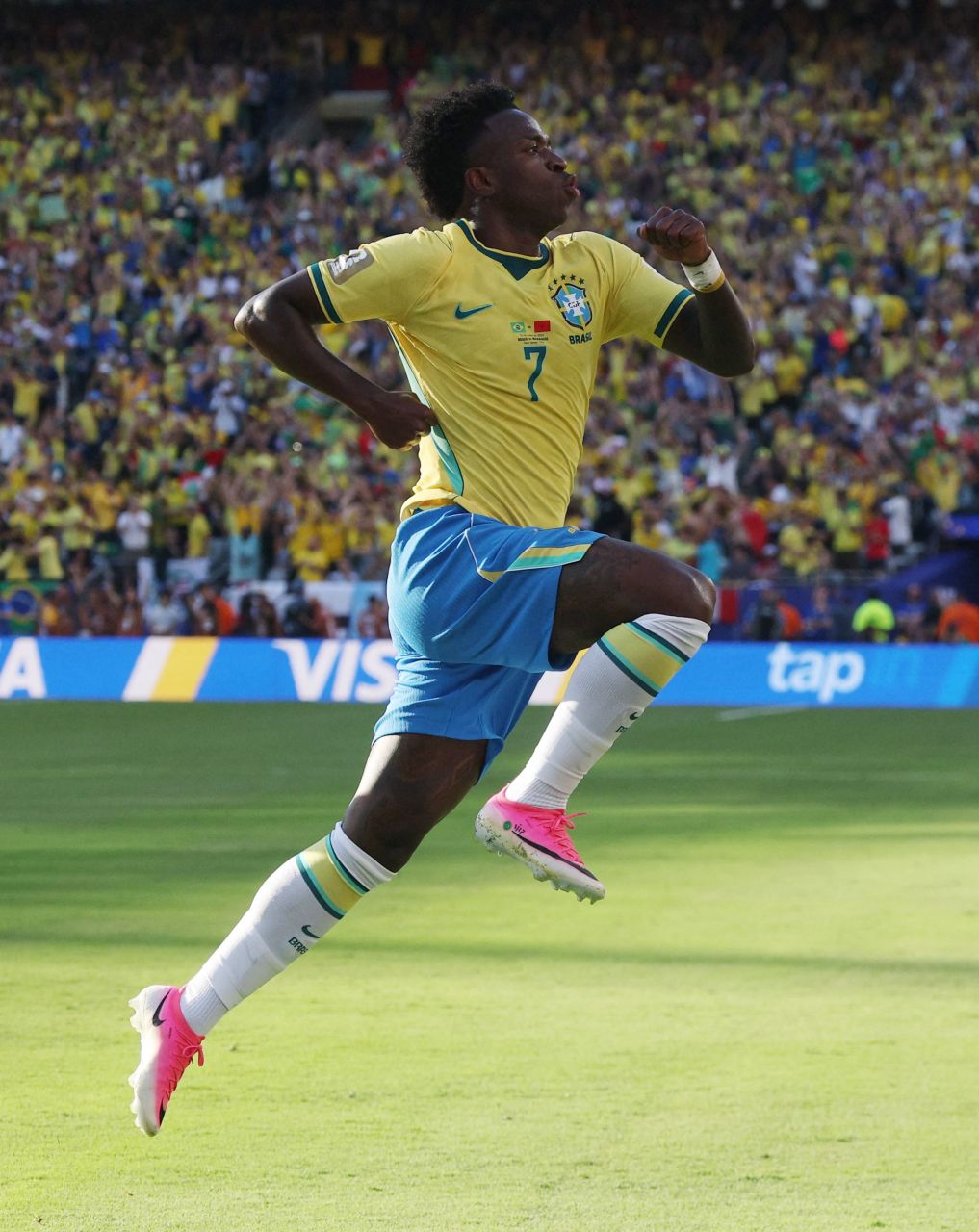 Vini Jr comemorando gol contra Marrocos